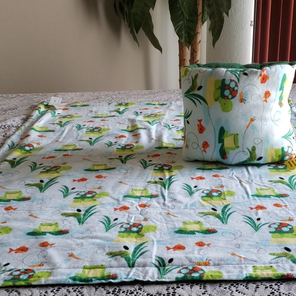 Baby Flannel Mat/Blanket & Arm Support Pillow. - Picture 1 of 8